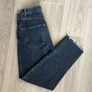 Topshop mom jeans dark blue raw hem size 23